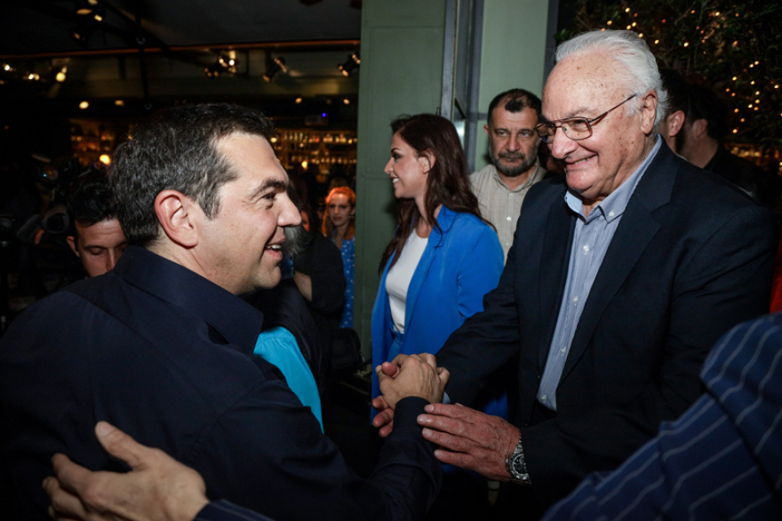 Ο ράπερ Υποχθόνιος εξηγεί στον Τσίπρα τι σημαίνει… «μαμά»