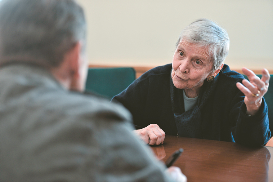 Ελένη Γλύκατζη-Αρβελέρ: Από την ΕΠΟΝ στο παλάτι και ο έρωτας του Μάνου Χατζιδάκι