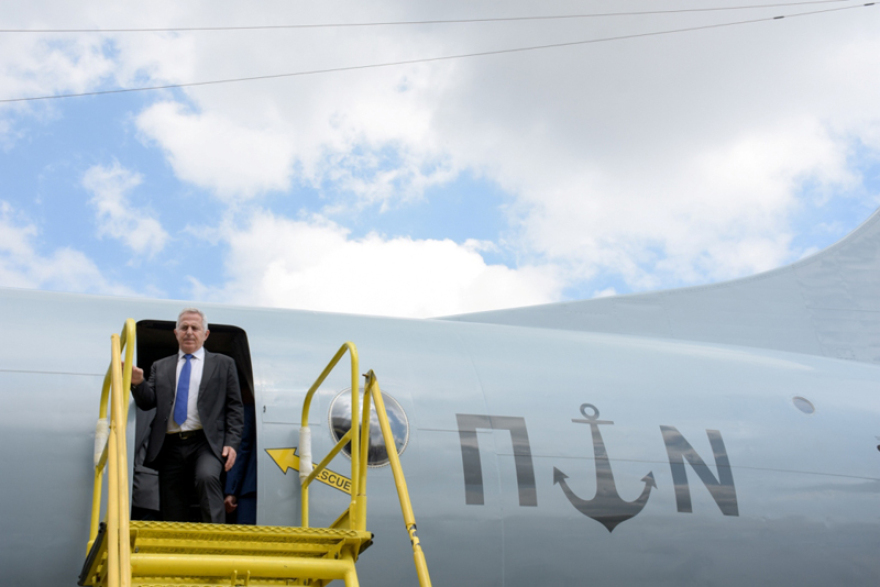 Nέα εξοπλιστικά προγράμματα ανακοίνωσε ο Αποστολάκης στην παράδοση του εκσυγχρονισμένου P-3