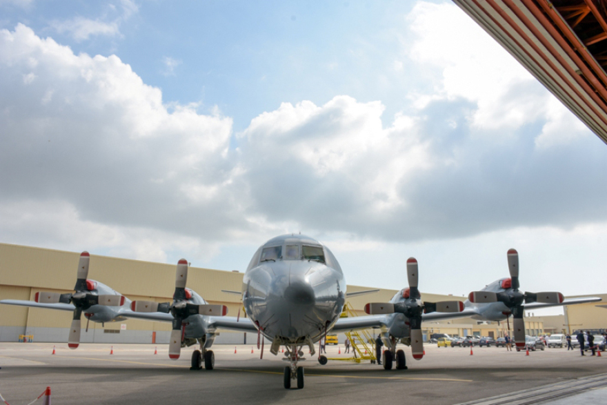 Nέα εξοπλιστικά προγράμματα ανακοίνωσε ο Αποστολάκης στην παράδοση του εκσυγχρονισμένου P-3