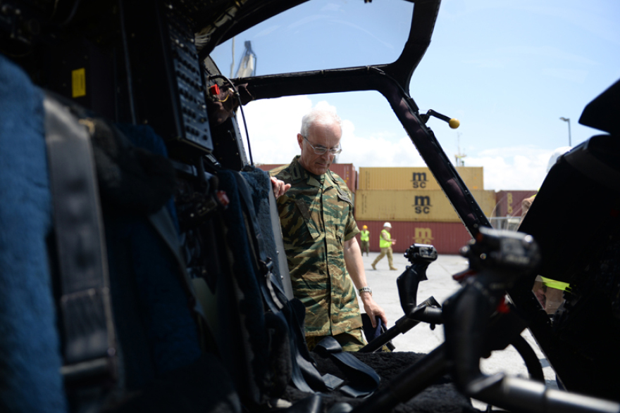 Έφτασαν στην Ελλάδα τα αμερικανικά ελικόπτερα «Kiowa Warrior» και ένα Chinook CH-47D 