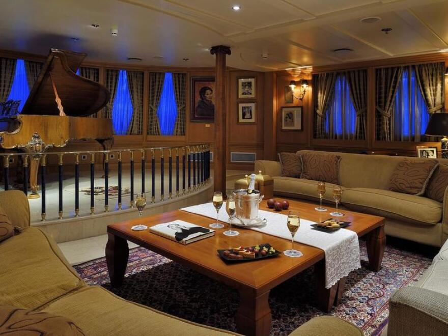 «Christina O»: Δείτε φωτογραφίες από το ανακαινισμένο «πλωτό παλάτι» του Ωνάση