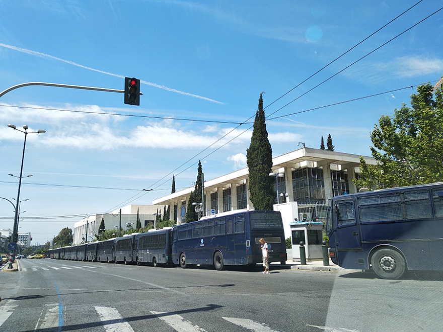 Πορείες και συγκεντρώσεις αυτήν την ώρα στο κέντρο της Αθήνας