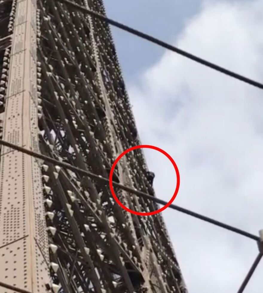 Κλειστός ο Πύργος του Άιφελ στο Παρίσι