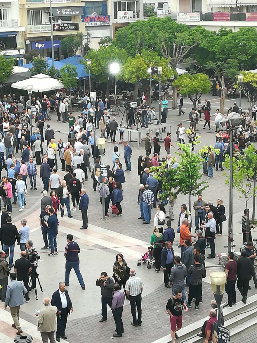 Αγρίνιο: Ο Τσίπρας σε μισοάδεια πλατεία «θυμήθηκε» τις συγκεντρώσεις του '80