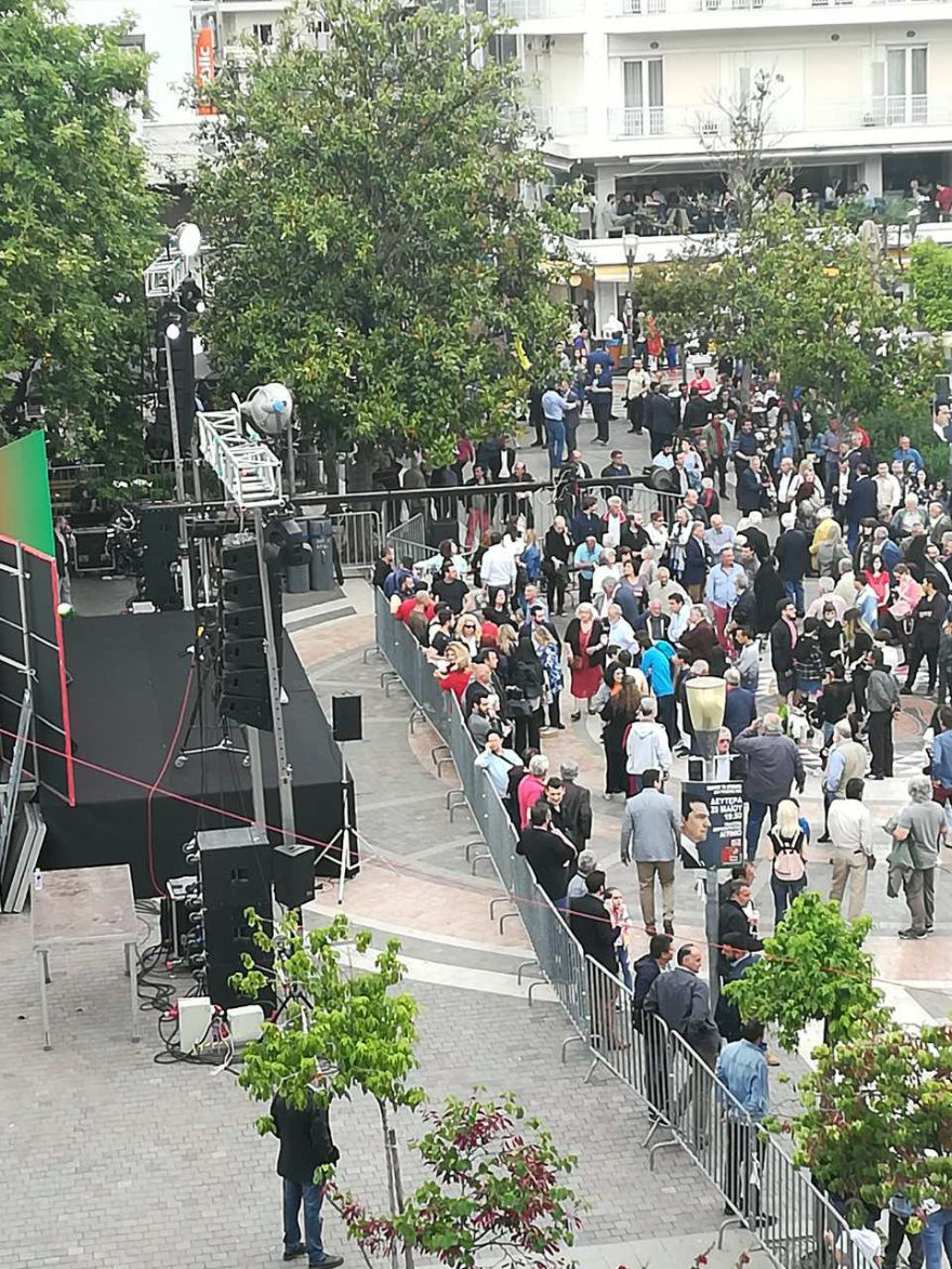 Αγρίνιο: Ο Τσίπρας σε μισοάδεια πλατεία «θυμήθηκε» τις συγκεντρώσεις του '80