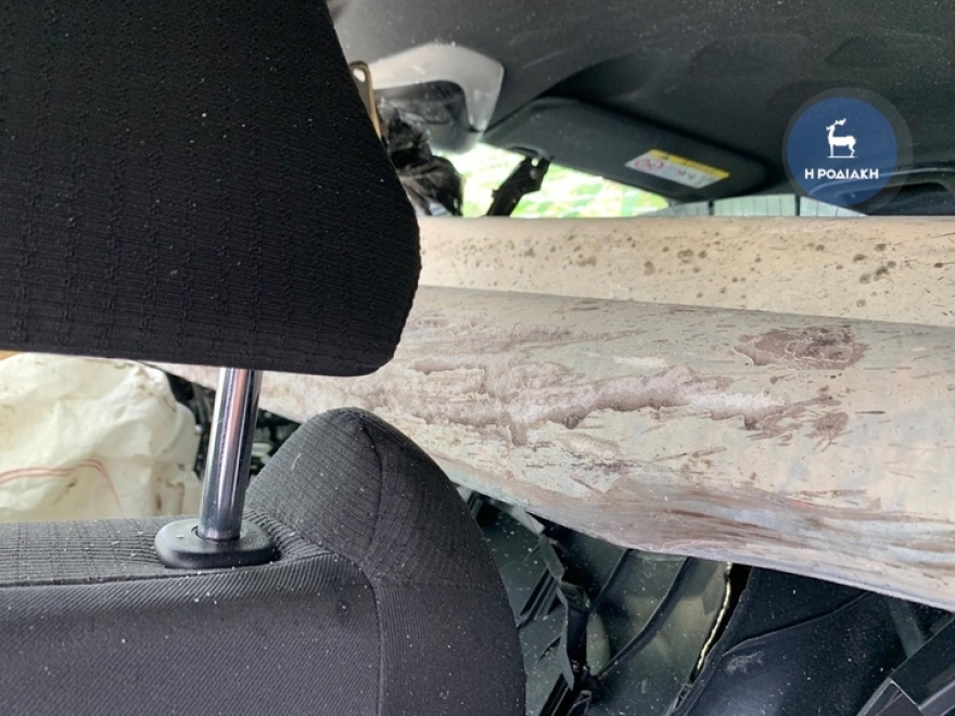 Συγκλονιστικό τροχαίο στη Ρόδο: Προστατευτικό κιγκλίδωμα διαπέρασε αυτοκίνητο