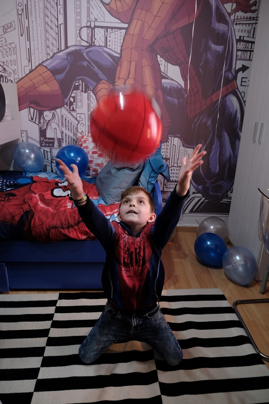 Οι σούπερ ήρωες στον σούπερ ήρωα Ερνάντ