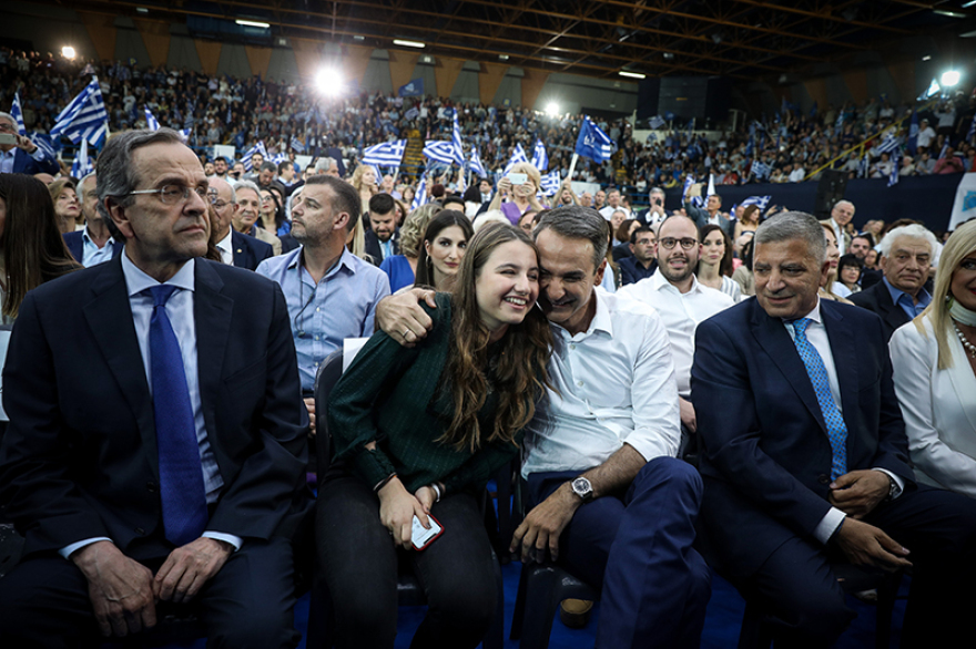 Φωτογραφίες: Περιστέρι- Θεσσαλονίκη: Η «μάχη» των πόλεων στις συγκεντρώσεις Μητσοτάκη - Τσίπρα