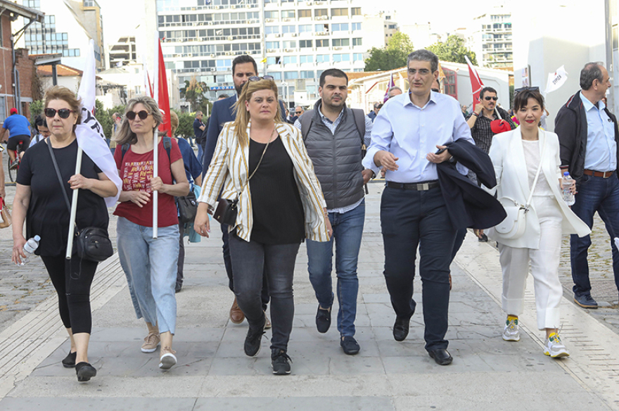 Φωτογραφίες: Περιστέρι- Θεσσαλονίκη: Η «μάχη» των πόλεων στις συγκεντρώσεις Μητσοτάκη - Τσίπρα