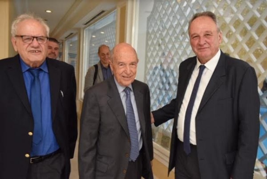 Σύσσωμο το ΠΑΣΟΚ σε εκδήλωση της «Μεταρρύθμισης»