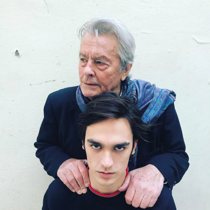 Αλέν-Φαμπιάν Ντελόν: Ο πατέρας μου μπορεί να γίνει άγριος και κτηνώδης