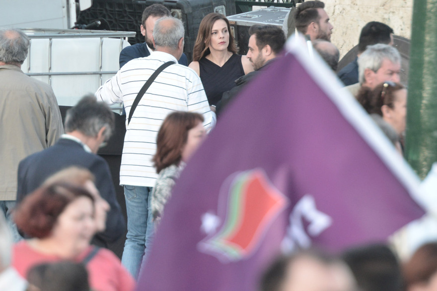 Μικρή ακόμα η προσέλευση στο Σύνταγμα ενόψει της ομιλίας Τσίπρα