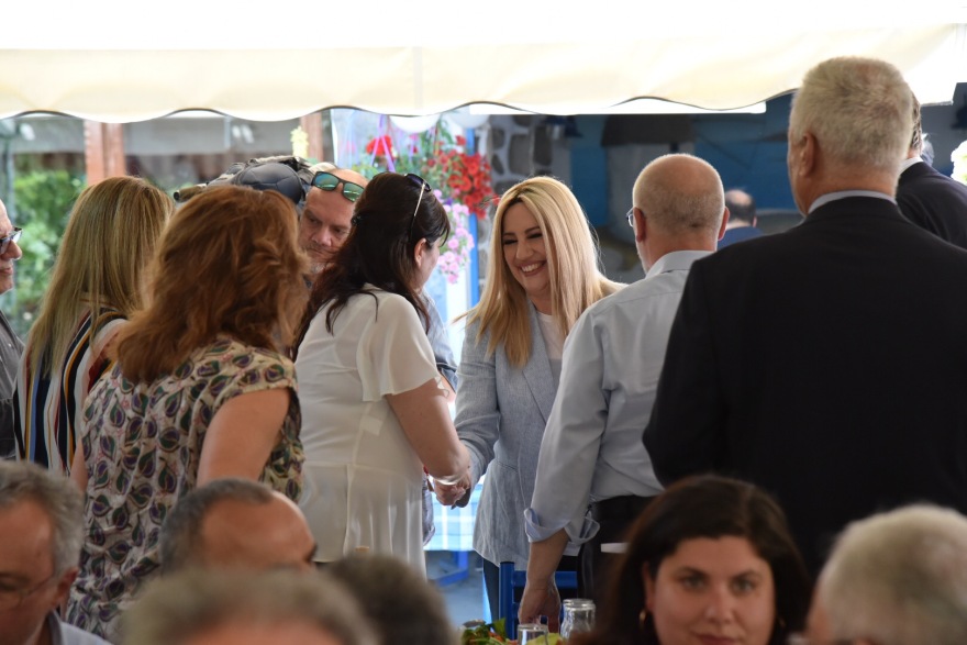 Γεννηματά: Στην Καισαριανή με τους συντάκτες του ρεπορτάζ της Κεντροαριστεράς