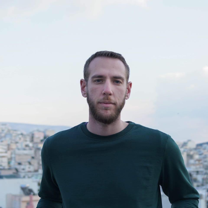 2-3 πράγματα (που πρέπει να γνωρίζεις) για τον Βασίλη Κεκάτο 