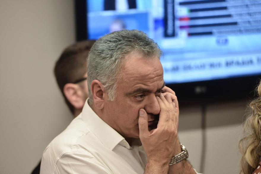 Κλαίει η Κουμουνδούρου: Με δάκρυα παρακολούθησαν τη δήλωση Τσίπρα οι υπουργοί