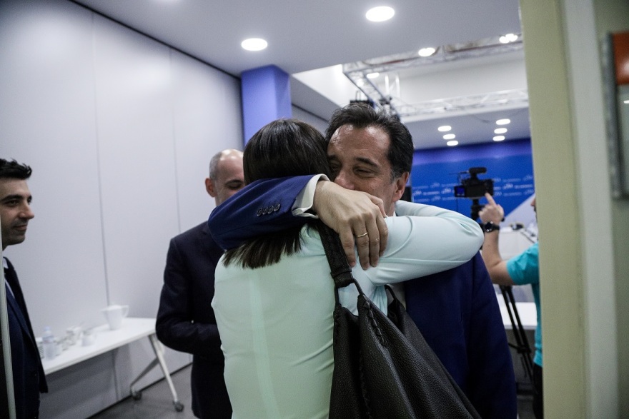 ΝΔ: Πανηγυρική συνεδρίαση των τομεαρχών μετά την νίκη