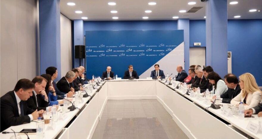 ΝΔ: Πανηγυρική συνεδρίαση των τομεαρχών μετά την νίκη