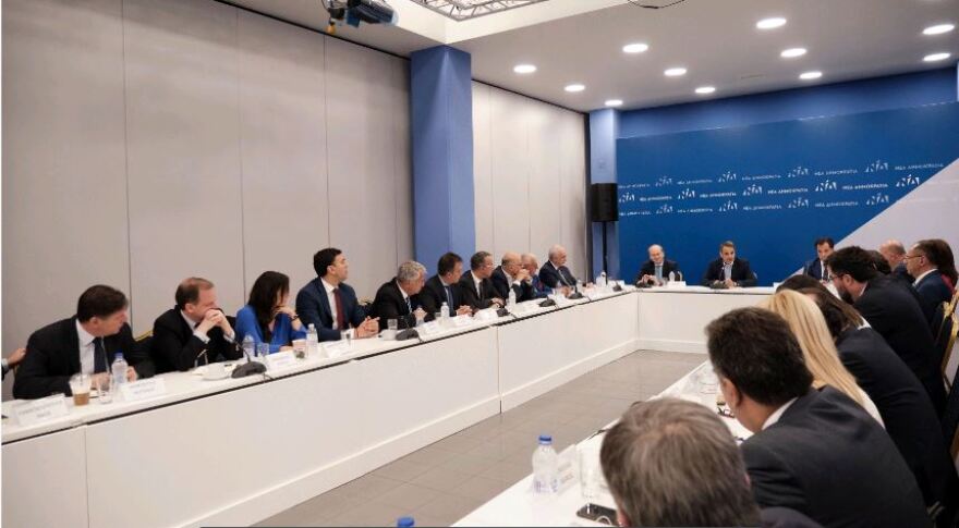 ΝΔ: Πανηγυρική συνεδρίαση των τομεαρχών μετά την νίκη