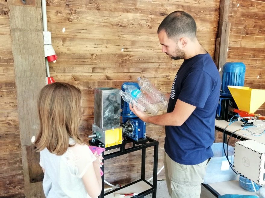 Η τρελή ιδέα του Έλπι και της Δώρας