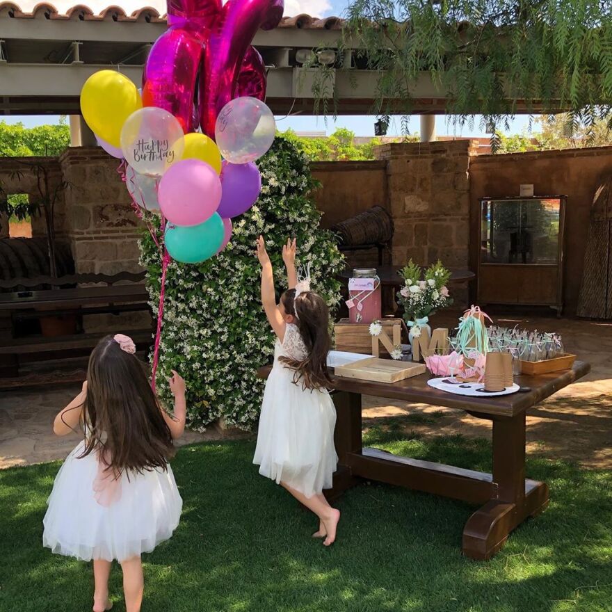 Σταματίνα Τσιμτσιλή: Παιδικό πάρτι- υπερπαραγωγή για τις κόρες της