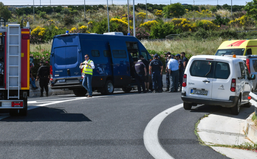 Κόρινθος: Ανατράπηκε κλούβα της ΕΛΑΣ με κρατούμενους - 13 τραυματίες