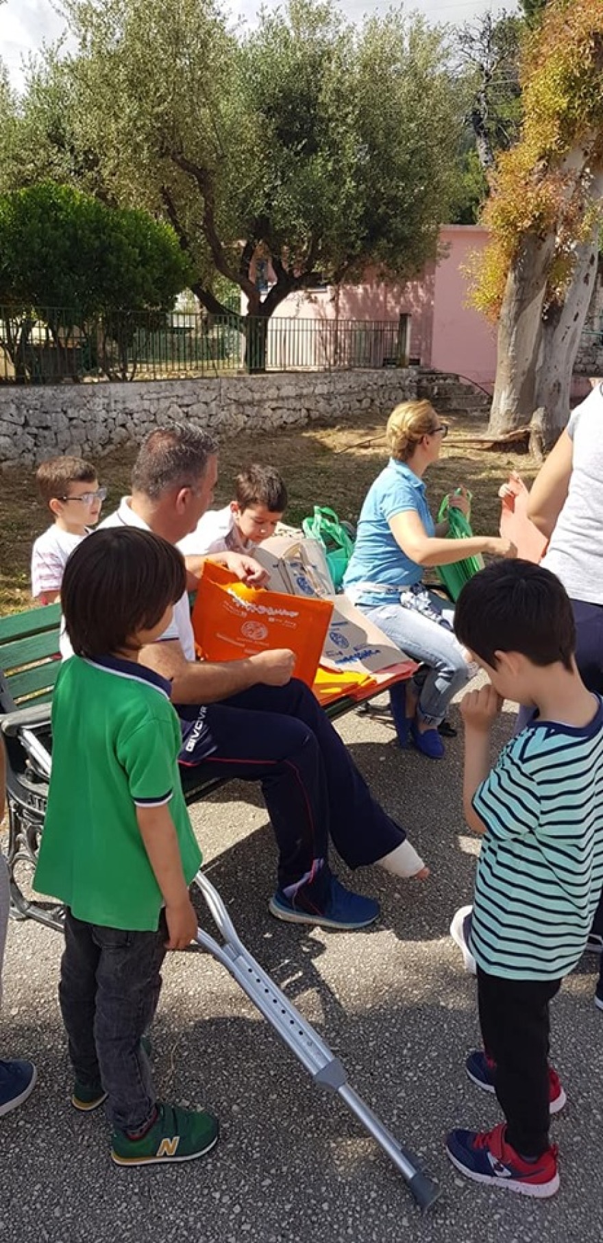 Ο δήμος Ιθάκης καταργεί τις πλαστικές σακούλες και διανέμει δωρεάν υφασμάτινες