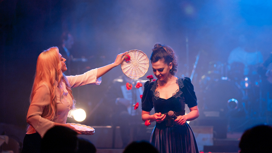 «Φαντασία»: Μια ταινία φόρος τιμής στα τσιγάρα, τα ποτά και τα ξενύχτια