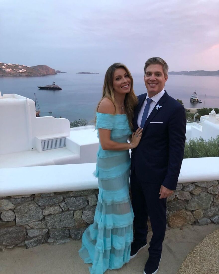 Το εντυπωσιακό φόρεμα της Μαριέττας Χρουσαλά στη βάφτιση του γιου της