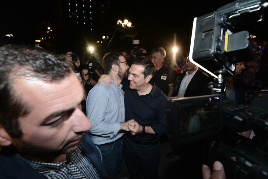 Τσίπρας για αποτελέσματα β' γύρου: Να σηκώνεσαι πάλι όρθιος και να παλεύεις