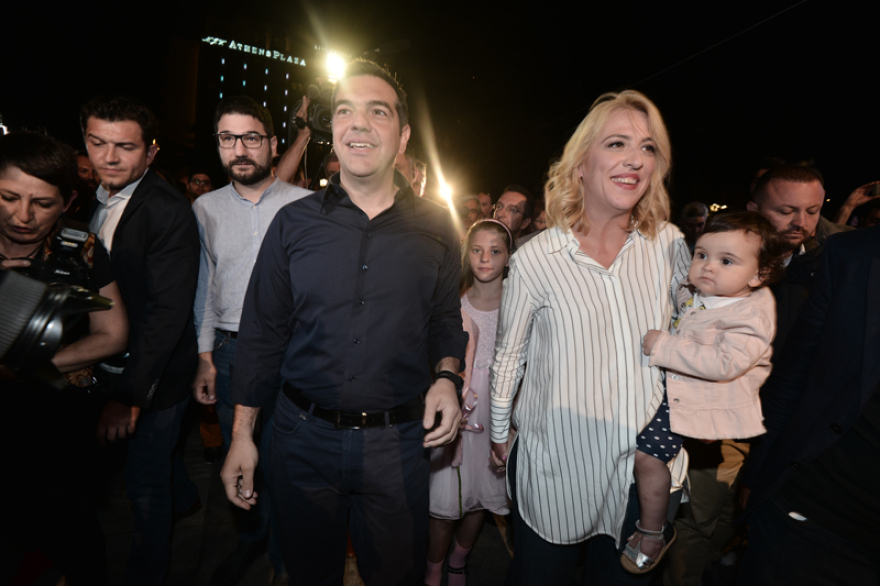 Τσίπρας για αποτελέσματα β' γύρου: Να σηκώνεσαι πάλι όρθιος και να παλεύεις