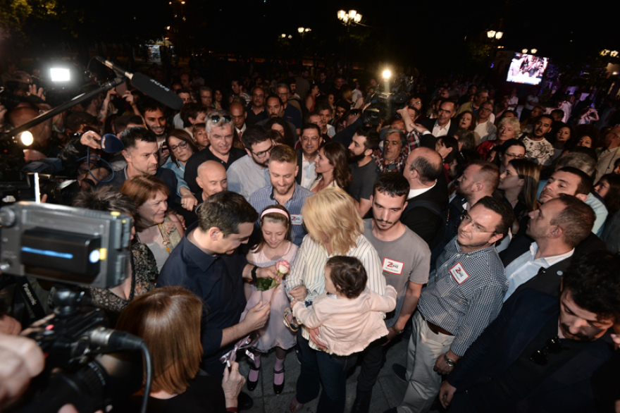 Τσίπρας για αποτελέσματα β' γύρου: Να σηκώνεσαι πάλι όρθιος και να παλεύεις