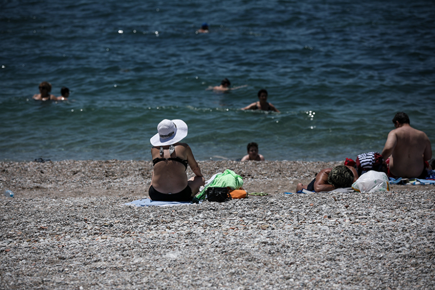 Εκλογές 2019: Οι Έλληνες ψηφίζουν… παραλία