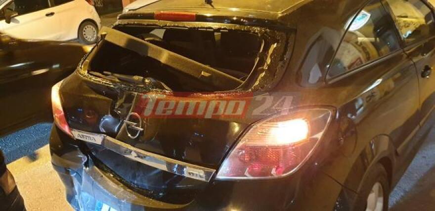 Πάτρα: Δείτε την στιγμή που λεωφορείο χωρίς οδηγό καταλήγει σε κολόνα 