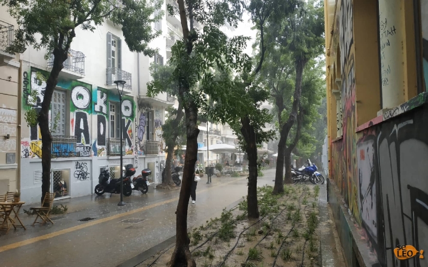 Καιρός: Ισχυρή καταιγίδα στη Θεσσαλονίκη 