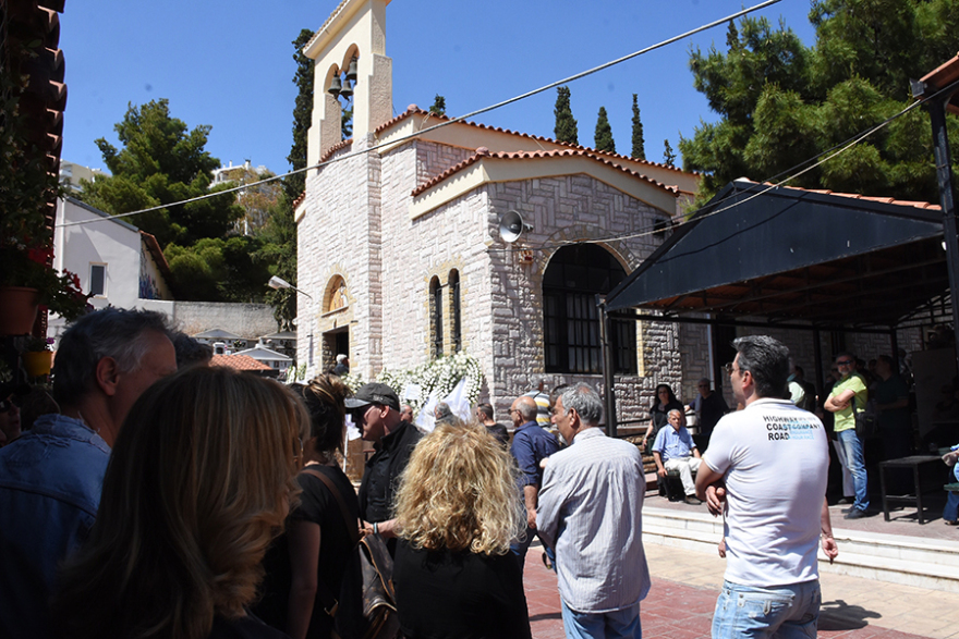 Θλίψη στο τελευταίο αντίο στον  Κώστα Ευριπιώτη 