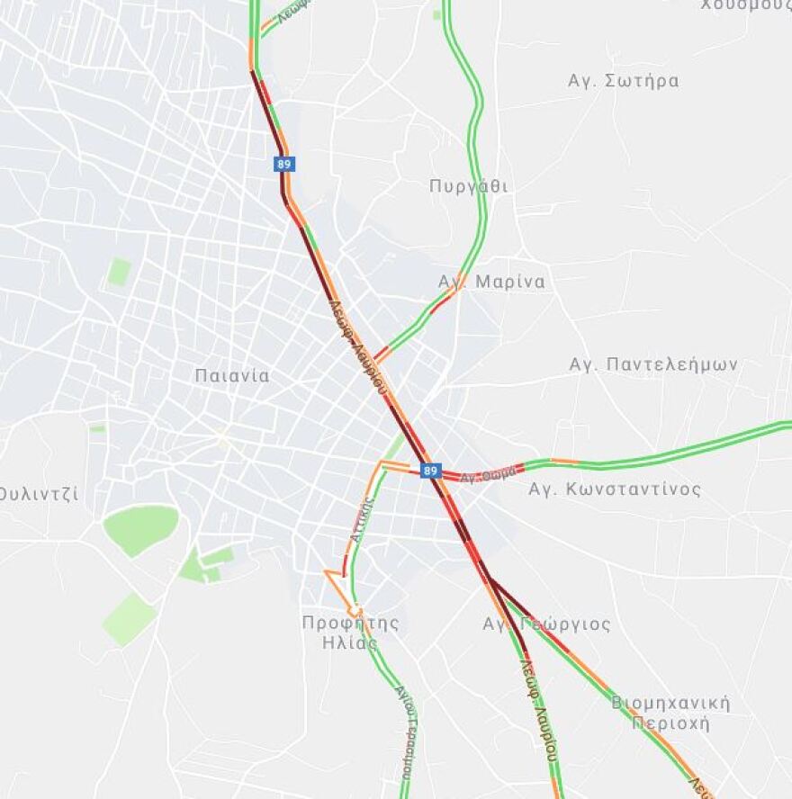 Μετωπική σύγκρουση βυτιοφόρου με αυτοκίνητο στη Λαυρίου