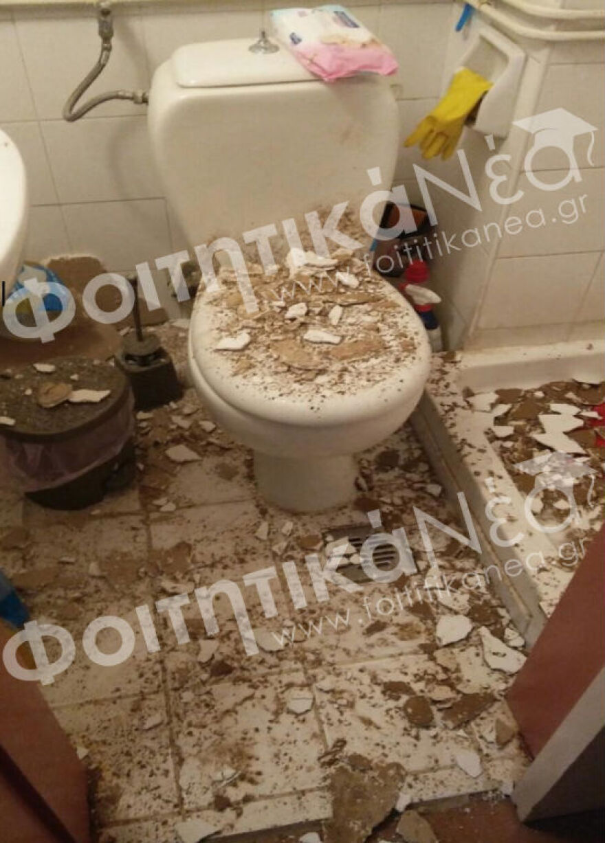 Γιάννενα: Φοιτήτρια έκανε μπάνιο στην εστία και έπεσε το ταβάνι πάνω της