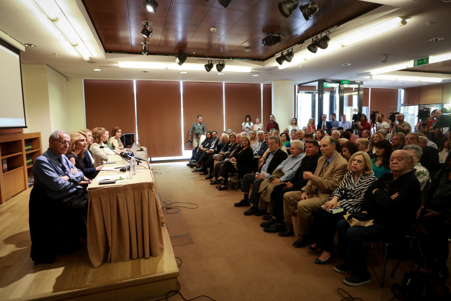 Πάνος Σόμπολος: «Εγκλήματα γένους θηλυκού στην Ελλάδα», το νέο του βιβλίο 