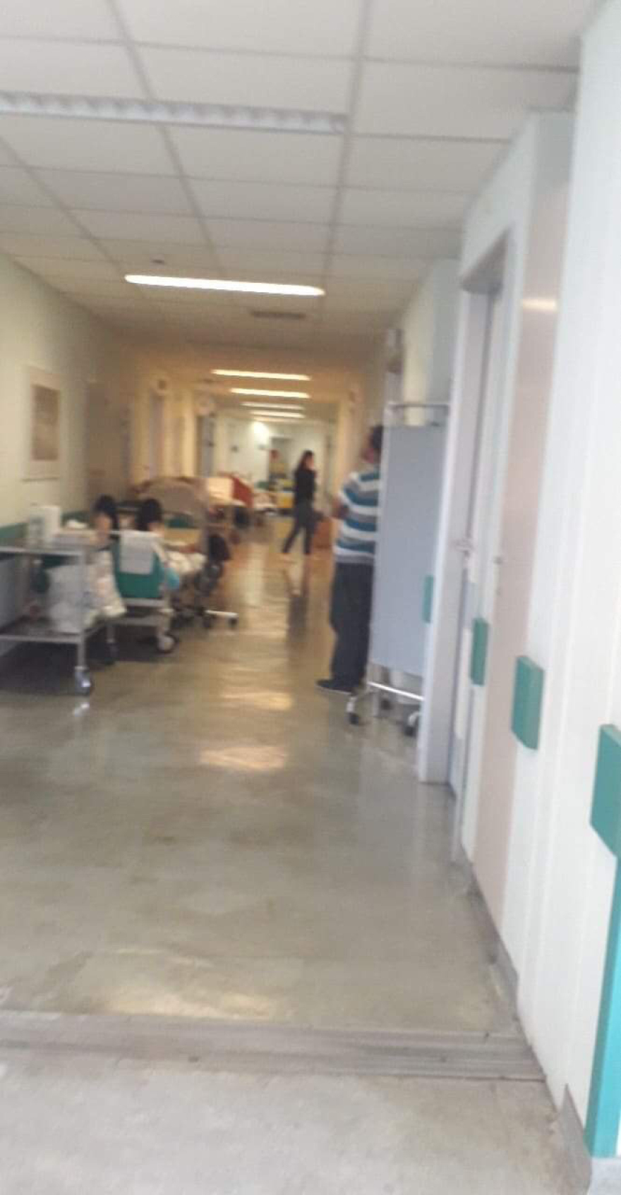 Φωτογραφίες: Γέμισε (ξανά) ράντζα το Αττικό νοσοκομείο