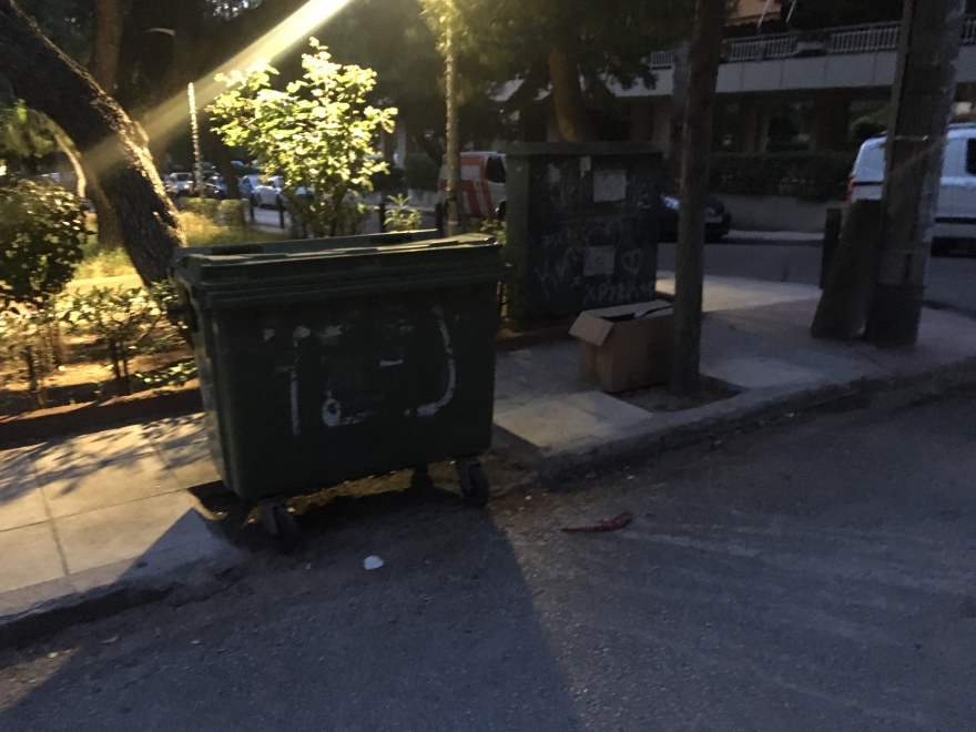 Νέο Ηράκλειο: Θρίλερ με οστά που βρέθηκαν σε κάδο