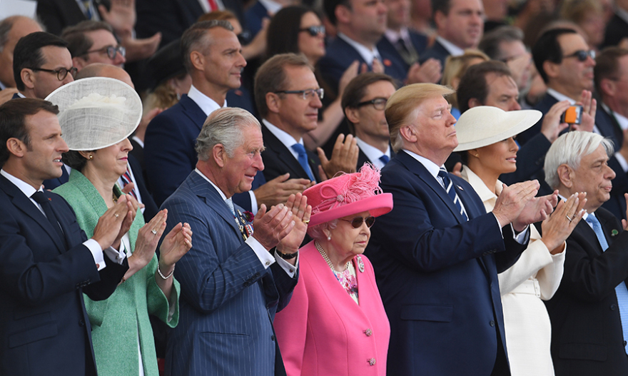 Επέτειος - 75 χρόνια από την D- Day: Ο Παυλόπουλος ανάμεσα στη Μέρκελ και τη Μελάνια