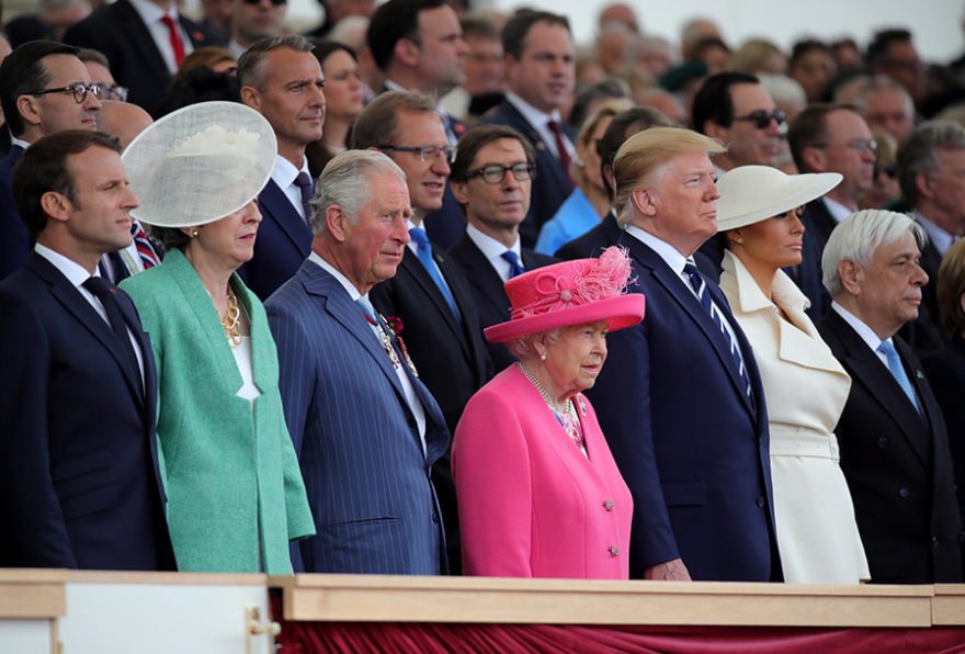 Επέτειος - 75 χρόνια από την D- Day: Ο Παυλόπουλος ανάμεσα στη Μέρκελ και τη Μελάνια