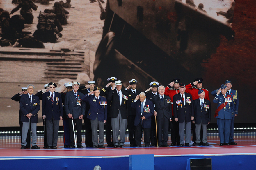 Επέτειος - 75 χρόνια από την D- Day: Ο Παυλόπουλος ανάμεσα στη Μέρκελ και τη Μελάνια