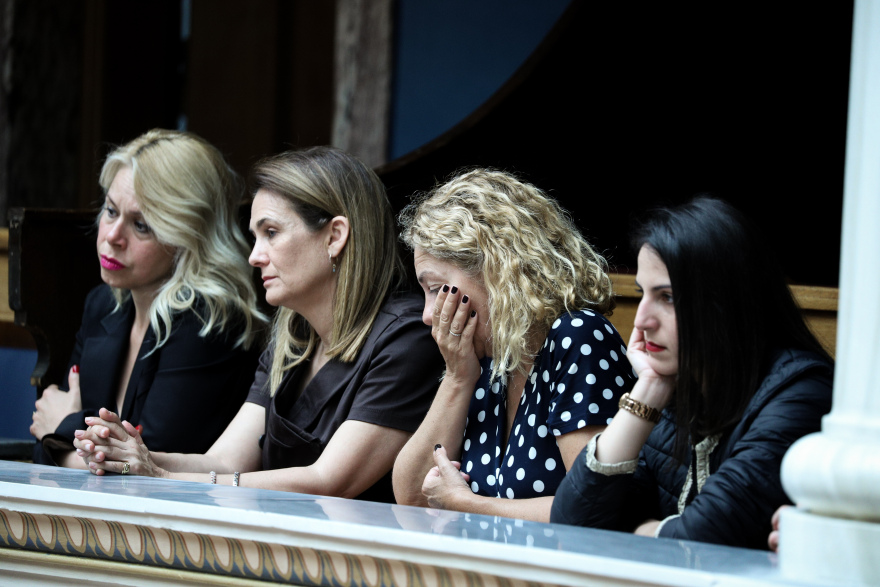 Θεοδωράκης: Αποχαιρετώ τη Βουλή πολιτικά ηττημένος, ανθρώπινα θλιμμένος