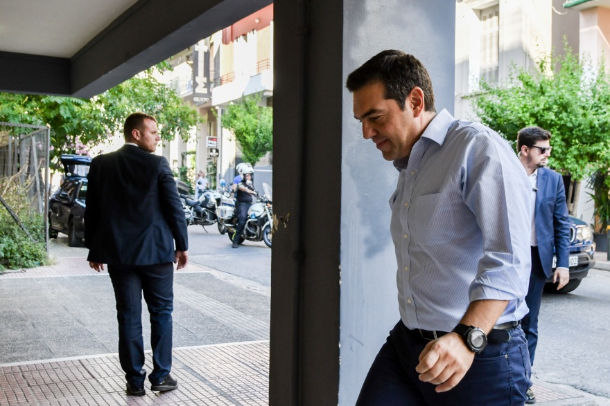 Βαρύ κλίμα στον ΣΥΡΙΖΑ λόγω και των μετατάξεων - Συνεδριάζει η Κεντρική Επιτροπή