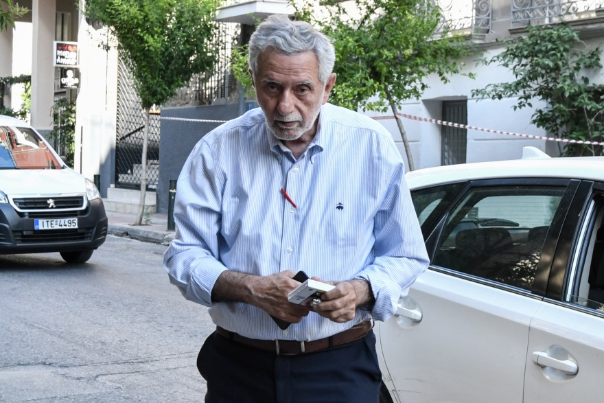 Βαρύ κλίμα στον ΣΥΡΙΖΑ λόγω και των μετατάξεων - Συνεδριάζει η Κεντρική Επιτροπή