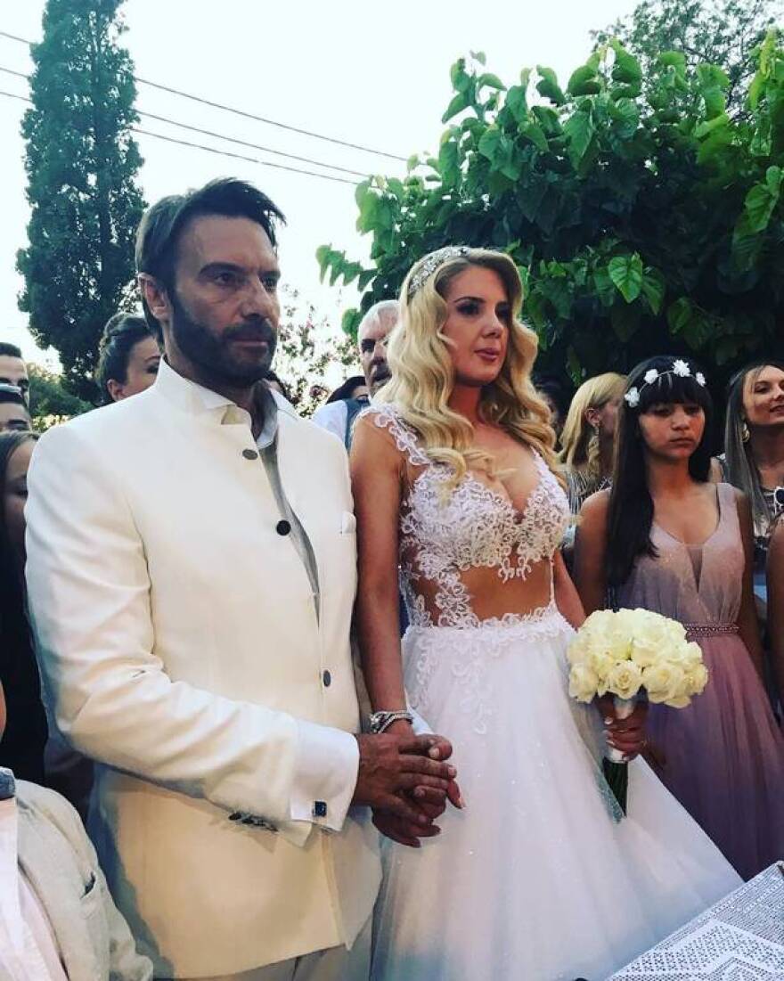 Στράτος Τζώρζτογλου - Σοφία Μαριόλα: Οι πρώτες φωτογραφίες από το γάμο τους