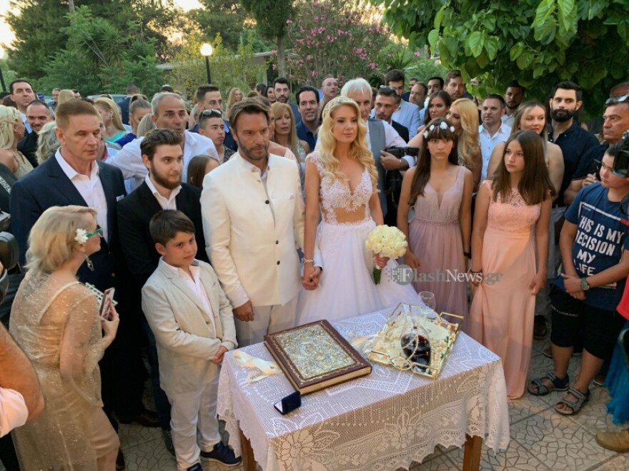 Στράτος Τζώρτζογλου & Σοφία Μαριόλα: Όλα όσα έγιναν στο λαμπερό γάμο στην Κρήτη