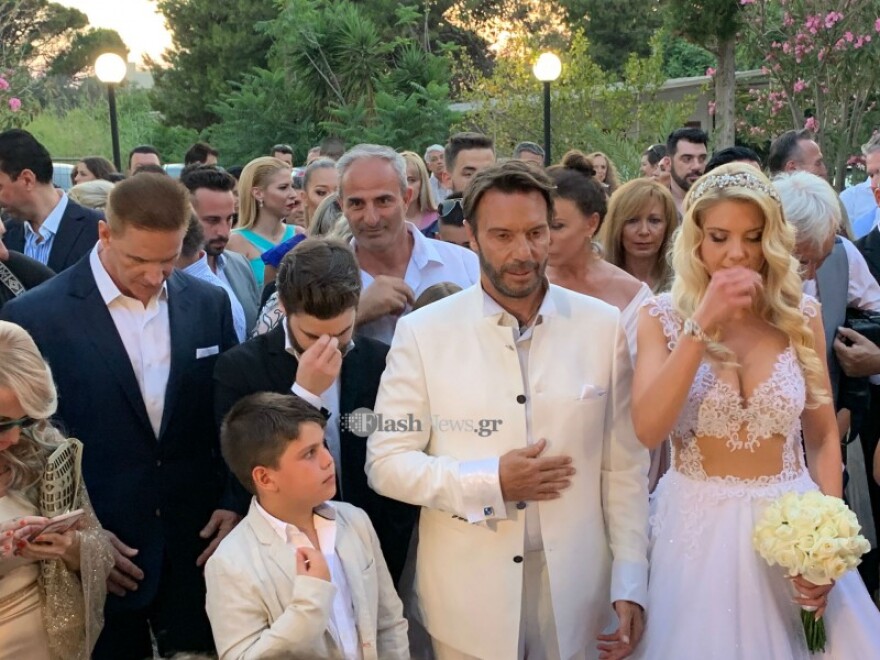Στράτος Τζώρτζογλου & Σοφία Μαριόλα: Όλα όσα έγιναν στο λαμπερό γάμο στην Κρήτη